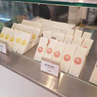메이젠 인천논현점 [메이젠_논현]샌드위치 4개,소금커피,밀크티,마카롱 — 5점을 준 리뷰어가 2019년 3월 올린 사용 사진
