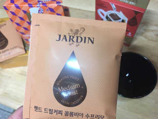(주)쟈뎅 쟈뎅 핸드 드립커피 3종 — 5점을 준 리뷰어가 2018년 3월 올린 사용 사진