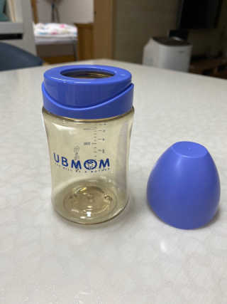 유비맘 PPSU 젖병 노꼭지_200ml_컬러 랜덤 발송 — 4점을 준 리뷰어가 2020년 2월 올린 사용 사진