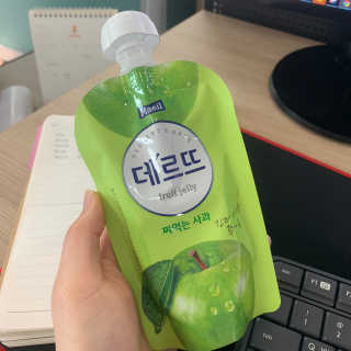 데르뜨 떠먹는 과일 3종, 짜먹는 과일 2종 총 10개 체험 — 4.5점을 준 리뷰어가 2020년 3월 올린 사용 사진