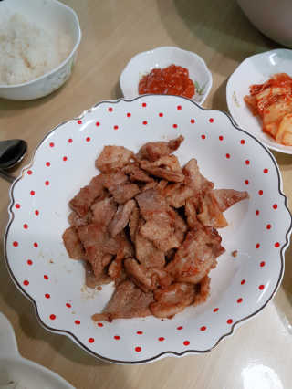 화순집 한돈 마늘생강구이 — 5점을 준 리뷰어가 2019년 1월 올린 사용 사진
