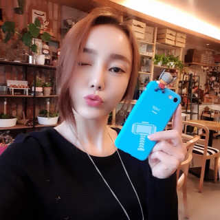 하이키키 마블 피규어 컬러젤리 케이스 — 5점을 준 리뷰어가 2019년 5월 올린 사용 사진