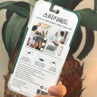 주식회사 디디팝스타일 신개념 특수 거치대 스티키패드 어디든 착착 붙어요 — 4.83점을 준 리뷰어가 2018년 3월 올린 사용 사진