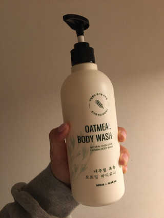 (주)에네스티 내추럴 촉촉  오트밀 바디워시 500ml — 4점을 준 리뷰어가 2019년 10월 올린 사용 사진
