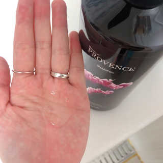 프로방스 바이올렛 퍼퓸 샴푸 1000ml 업그레이드 — 5점을 준 리뷰어가 2019년 6월 올린 사용 사진