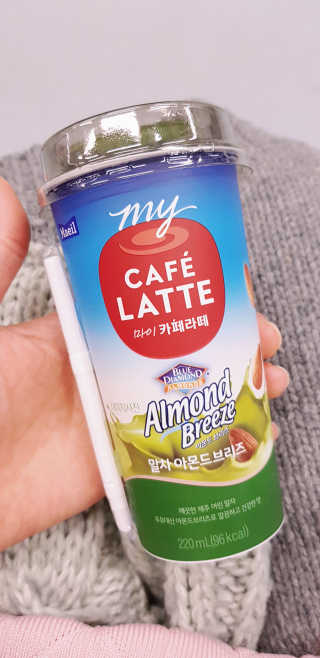 마이카페라떼 말차 아몬드브리즈 7개입 — 5점을 준 리뷰어가 2019년 11월 올린 사용 사진