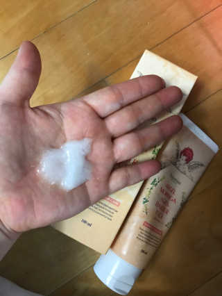 보타미안  엔젤모링가 아쿠아베리어 팩 — 5점을 준 리뷰어가 2018년 6월 올린 사용 사진