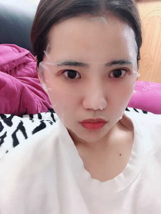 웰더마 사파이어 콜라겐 임팩트 에센셜 마스크 — 5점을 준 리뷰어가 2019년 4월 올린 사용 사진