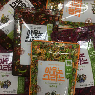 아우노그라노 오리지날, 진짜 베리, 진짜 카카오 — 5점을 준 리뷰어가 2018년 1월 올린 사용 사진