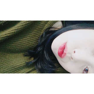 터치인솔 메탈리스트 리퀴드 포일 립스틱 5종 — 5점을 준 리뷰어가 2018년 3월 올린 사용 사진