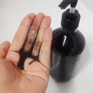 the naked object [탈모볼륨샴푸] 디블랙 팩 샴푸 — 5점을 준 리뷰어가 2019년 12월 올린 사용 사진