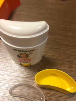 아토팜 야외놀이 선스틱 SPF50+ PA++++ — 5점을 준 리뷰어가 2020년 3월 올린 사용 사진