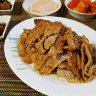 화순집 한돈 마늘생강구이 — 5점을 준 리뷰어가 2019년 1월 올린 사용 사진