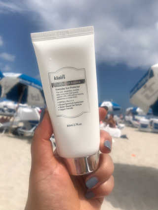소프트 에어리 UV 에센스 SPF 50 PA ++++ — 5점을 준 리뷰어가 2019년 4월 올린 사용 사진