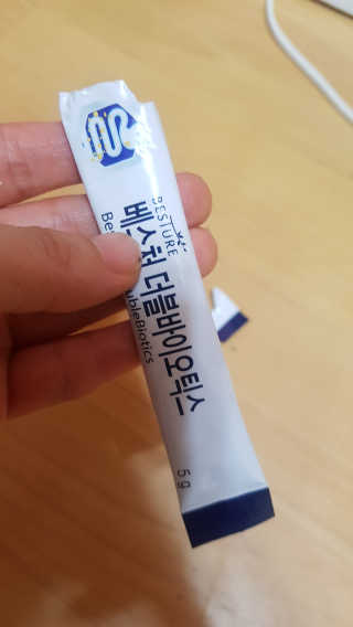 베스처 더블바이오틱스 100포 x 1박스 — 4점을 준 리뷰어가 2019년 7월 올린 사용 사진