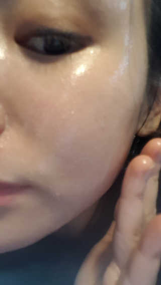 아미니 릴렉싱 페이셜 클렌징 오일 — 5점을 준 리뷰어가 2018년 10월 올린 사용 사진