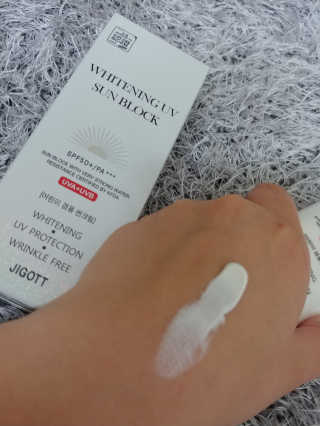지고트 화이트닝 유브이 썬블럭 크림 70ml,1+1 — 5점을 준 리뷰어가 2019년 5월 올린 사용 사진