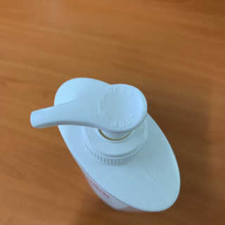 세바메드 모이스처라이징 바디로션 400ml — 4.5점을 준 리뷰어가 2019년 8월 올린 사용 사진