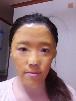 GoodDay Skincare GoodDay 강황 마스크 — 5점을 준 리뷰어가 2019년 6월 올린 사용 사진