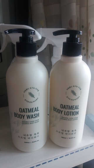 (주)에네스티 내추럴 촉촉  오트밀 바디로션 500ml — 5점을 준 리뷰어가 2019년 8월 올린 사용 사진