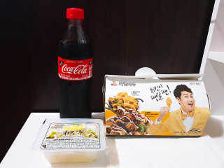 [치킨마루]-  빠사칸윙봉현미 + 콜라 500ml — 5점을 준 리뷰어가 2019년 7월 올린 사용 사진