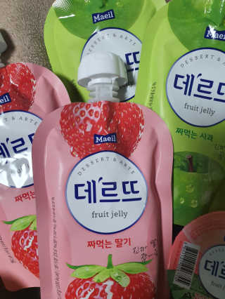 데르뜨 떠먹는 과일 3종, 짜먹는 과일 2종 총 10개 체험 — 4점을 준 리뷰어가 2020년 3월 올린 사용 사진