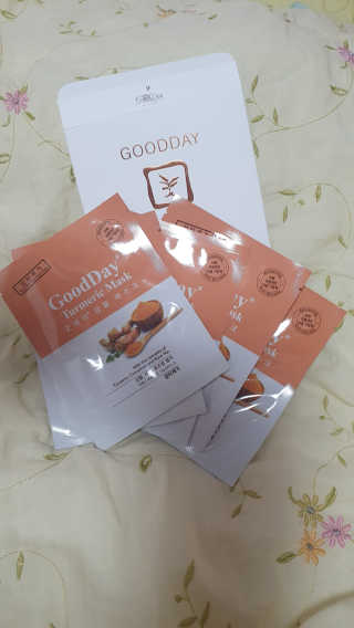 GoodDay Skincare GoodDay 강황 마스크 — 4.5점을 준 리뷰어가 2020년 2월 올린 사용 사진