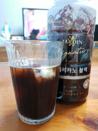 (주)쟈뎅 쟈뎅 시그니처 아메리카노 1.1L — 4.33점을 준 리뷰어가 2018년 8월 올린 사용 사진