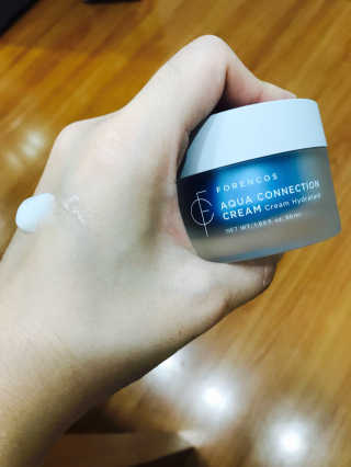 포렌코즈 아쿠아 커넥션 크림 — 4점을 준 리뷰어가 2017년 8월 올린 사용 사진