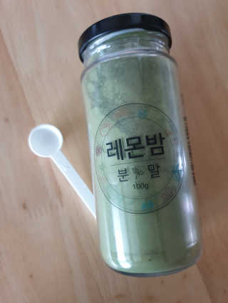 초능력 국내산 레몬밤 분말 — 4점을 준 리뷰어가 2019년 9월 올린 사용 사진