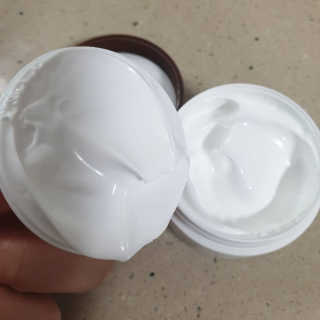 니코피 래디언스 톤업 크림 — 5점을 준 리뷰어가 2019년 9월 올린 사용 사진
