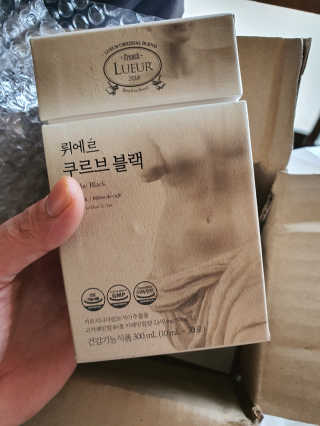 [하우투잇] 뤼에르 쿠르브 블랙 10ml x 30포 총 300ml — 5점을 준 리뷰어가 2020년 2월 올린 사용 사진