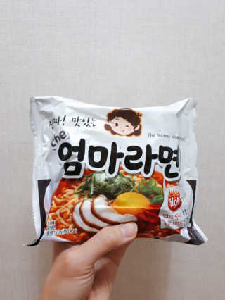 라면 그대로가 제일 맛있는 더엄마라면 — 5점을 준 리뷰어가 2019년 7월 올린 사용 사진