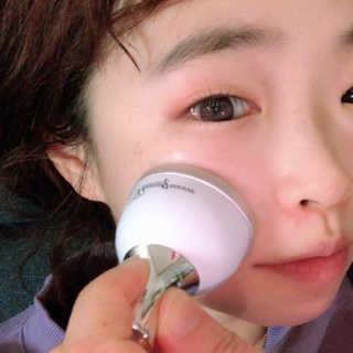 [더마퀸]쿨링스틱 페이스앤아이 — 4점을 준 리뷰어가 2019년 4월 올린 사용 사진