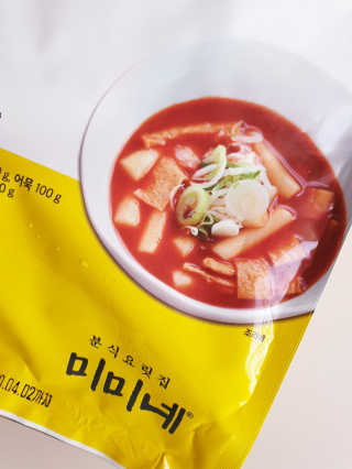 홍대미미네국물떡볶이 [홍대미미네]오리지널 국물 떡볶이4팩 + 라면사리 — 4점을 준 리뷰어가 2019년 4월 올린 사용 사진