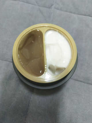 토니모리 프롬 강화 맑은 약쑥 두 겹 진정 크림 — 4.5점을 준 리뷰어가 2019년 9월 올린 사용 사진
