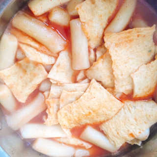 홍대미미네국물떡볶이 [홍대미미네]오리지널 국물 떡볶이4팩 + 라면사리 — 3.5점을 준 리뷰어가 2019년 4월 올린 사용 사진