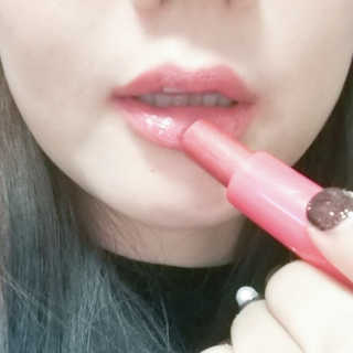 블리스텍스 립 릴리프 크림 립밤, 립 바이브런스 립밤 — 5점을 준 리뷰어가 2018년 11월 올린 사용 사진