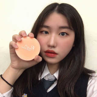 [블랙루즈] 피치 커버 벨벳 쿠션 2종 중 택1 — 2.5점을 준 리뷰어가 2019년 10월 올린 사용 사진