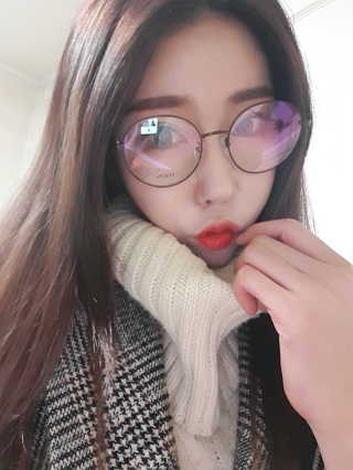 다온 1만원대 동글이안경  잘나가는 3가지 칼라 — 5점을 준 리뷰어가 2019년 1월 올린 사용 사진