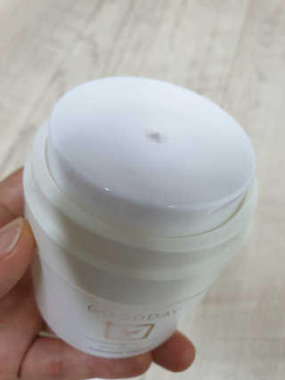 GoodDay Skincare GoodDay 강황크림 50g — 5점을 준 리뷰어가 2019년 12월 올린 사용 사진