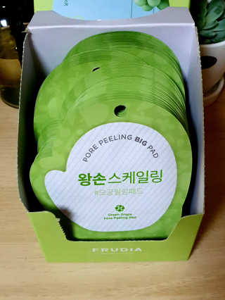 [후르디아] 청포도 매끈약산성 필링 패드_50매 세트 — 5점을 준 리뷰어가 2019년 9월 올린 사용 사진