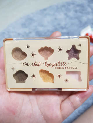 치카이치코 원샷 아이팔레트 — 4점을 준 리뷰어가 2018년 8월 올린 사용 사진
