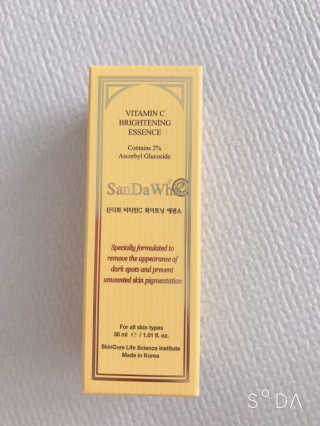[스킨큐어] 산다화 비타민C 화이트닝 에센스 30ml — 5점을 준 리뷰어가 2019년 7월 올린 사용 사진