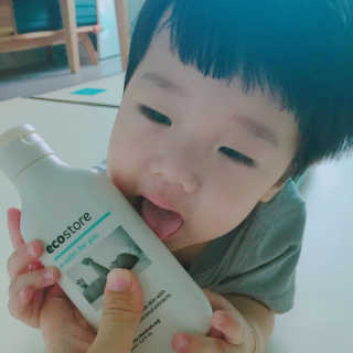 엘루스벤 에코스토어_베이비로션_200ml — 5점을 준 리뷰어가 2017년 6월 올린 사용 사진