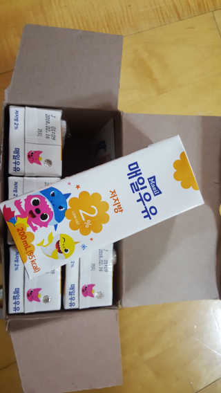 매일우유 멸균 매일우유 저지방 2프로 멸균 핑크퐁 에디션 6입 — 5점을 준 리뷰어가 2017년 12월 올린 사용 사진