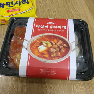 땡땡쿡 더실비김치찌개 2인분 710g 라면사리 포함 — 3점을 준 리뷰어가 2020년 1월 올린 사용 사진