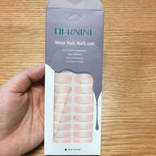 [에르나인 네일룩] 탑코트가 필요없는 젤네일스티커 — 5점을 준 리뷰어가 2018년 7월 올린 사용 사진