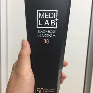 데이셀코스메틱 메디 랩 블랙로즈 블로썸 비비 50g — 4.33점을 준 리뷰어가 2017년 6월 올린 사용 사진