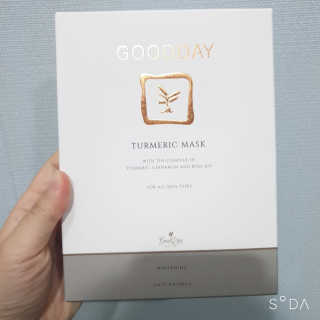 GoodDay Skincare GoodDay 강황 마스크 — 5점을 준 리뷰어가 2019년 12월 올린 사용 사진
